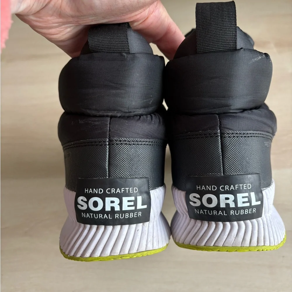 Sorel ladies zip top fleece lined winter boots size 8.5